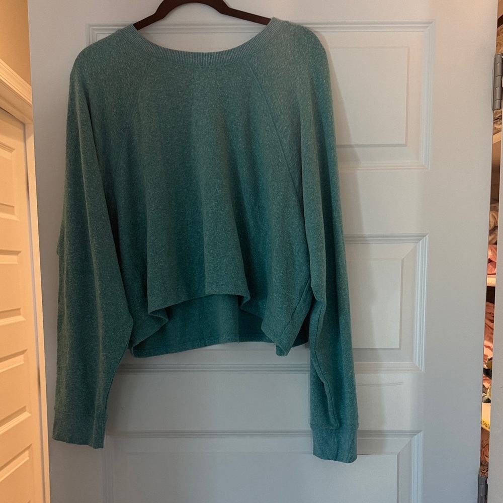 American Eagle Outfitters Teal Crew Neck crop Sweatshirt